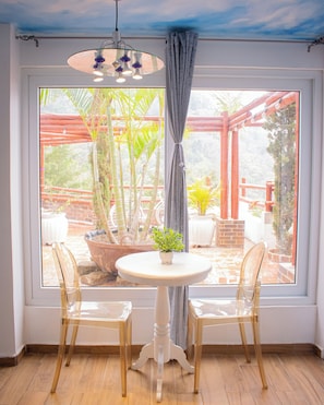 Economy Triple Room, Valley View | Free WiFi - Casa Mural (Antigua Guatemala)