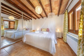 2 bedrooms, iron/ironing board, free WiFi, bed sheets - Villa El Vila by Homevillas60 (Puerto Pollensa)