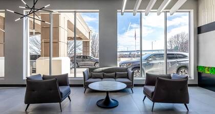 Landing | Incredible 1BD, Gym, Pool