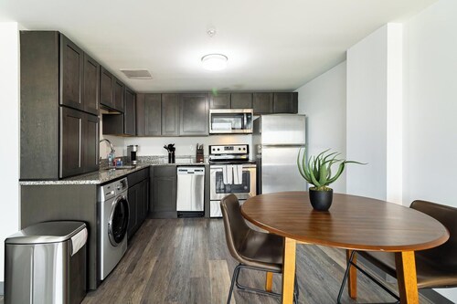 Landing | Chic 1BD, Pool, Game Room