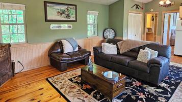 Smart-TV, Kamin, DVD-Player, BĂŒcher