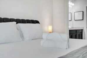 4 makuuhuonetta, silitysrauta/-lauta, Wi-Fi, vuodevaatteet