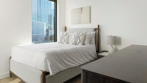 2 habitaciones, escritorio, tabla de planchar con plancha y wifi 