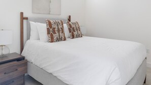 Schreibtisch, Bügeleisen/Bügelbrett, WLAN, Bettwäsche