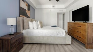 Desk, iron/ironing board, WiFi, bed sheets - Landing | Spectacular 1BD, Game Room, Gym (Fort Myers)