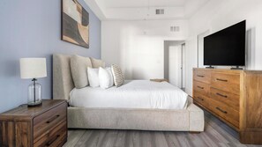 Desk, iron/ironing board, WiFi, bed sheets - Landing | Stylish 1BD, Yoga Studio, Gym (Fort Myers)