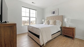 2 Schlafzimmer, Schreibtisch, Bügeleisen/Bügelbrett, WLAN