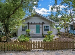Exterior - Walk to Vinoy Park, Downtown St Pete, Pool, Pets (St. Petersburg)