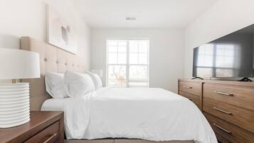 Desk, iron/ironing board, WiFi, bed sheets