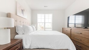Desk, iron/ironing board, WiFi, bed sheets - Landing | Beautiful 2BD, Gym, Pool (Frederick)