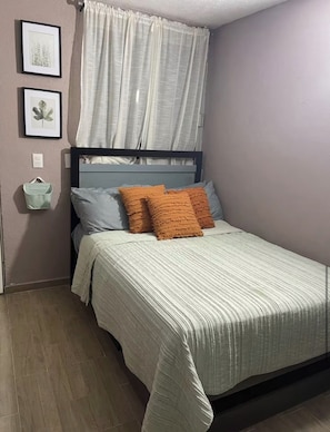 Fer et planche à repasser, accès Internet