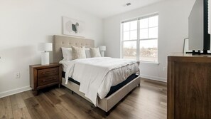 Desk, iron/ironing board, WiFi, bed sheets