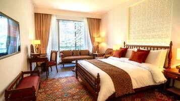 Dobbeltrom – deluxe, fjellutsikt | Lydisolert, strykejern/-brett og wi-fi (inkludert)