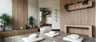 Landing | Modern 2BD, Pool, Gym