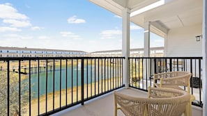 Property grounds - Landing | Incredible 2BD, Gym, Pool (Lakeland)
