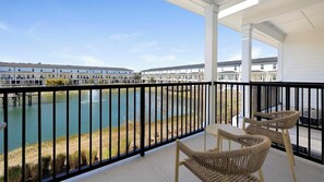 Property grounds - Landing | Stunning 2BD, Gym, Clubhouse (Lakeland)