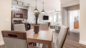 Dining - Landing | Amazing 2BD, Clubhouse, Pool (Greer)