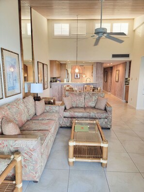 TV, DVD player - WATERFRONT PENTHOUSE! Galleon Resort Key West, Sleeps 6, Private Beach (Key West)