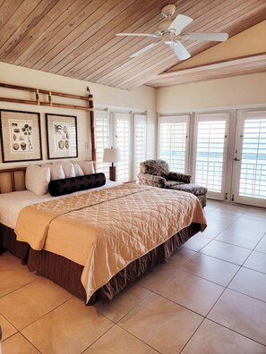 2 bedrooms, iron/ironing board, free WiFi, bed sheets - WATERFRONT PENTHOUSE! Galleon Resort Key West, Sleeps 6, Private Beach (Key West)