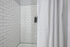 Bathroom - Landing | Stunning 2BD, Rooftop Lounge (Bellview)