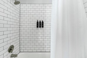 Bathroom - Landing | Modern 2BD, Gym, Game Room (Bellview)