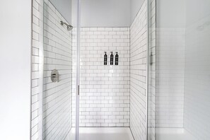 Bathroom - Landing | Chic 3BD, Pool, Rooftop Lounge (Bellview)