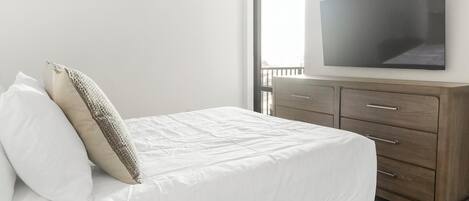 Desk, iron/ironing board, WiFi, bed sheets