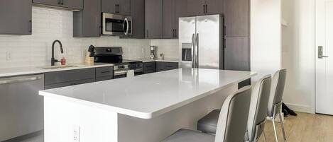 Refrigerador y comedor