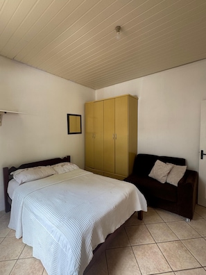 2 bedrooms, bed sheets