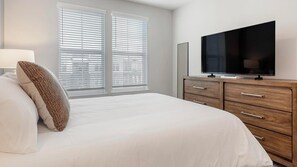 1 bedroom, desk, iron/ironing board, WiFi - Landing | Spectacular 1BD, Yoga Studio, Gym (Charlotte)