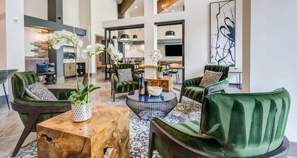 Landing | Stylish 2BD, Gym, Yoga Studio