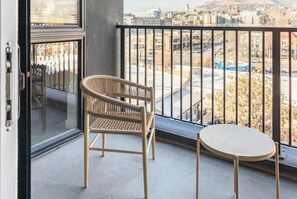 Property grounds - Landing | Spectacular 1BD in Central City (Salt Lake City)