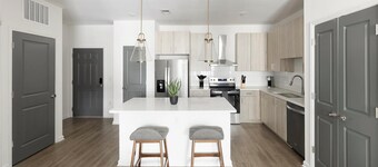 Landing | Modern 1BD, Gym, Clubhouse