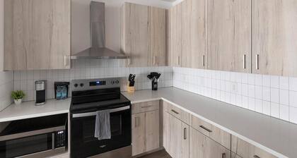 Landing | Stylish 2BD, Gym, Clubhouse