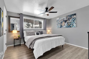 3 bedrooms, desk, iron/ironing board, free WiFi - Cozy Desert Oasis with Pool and Hot Tub! (Tucson)