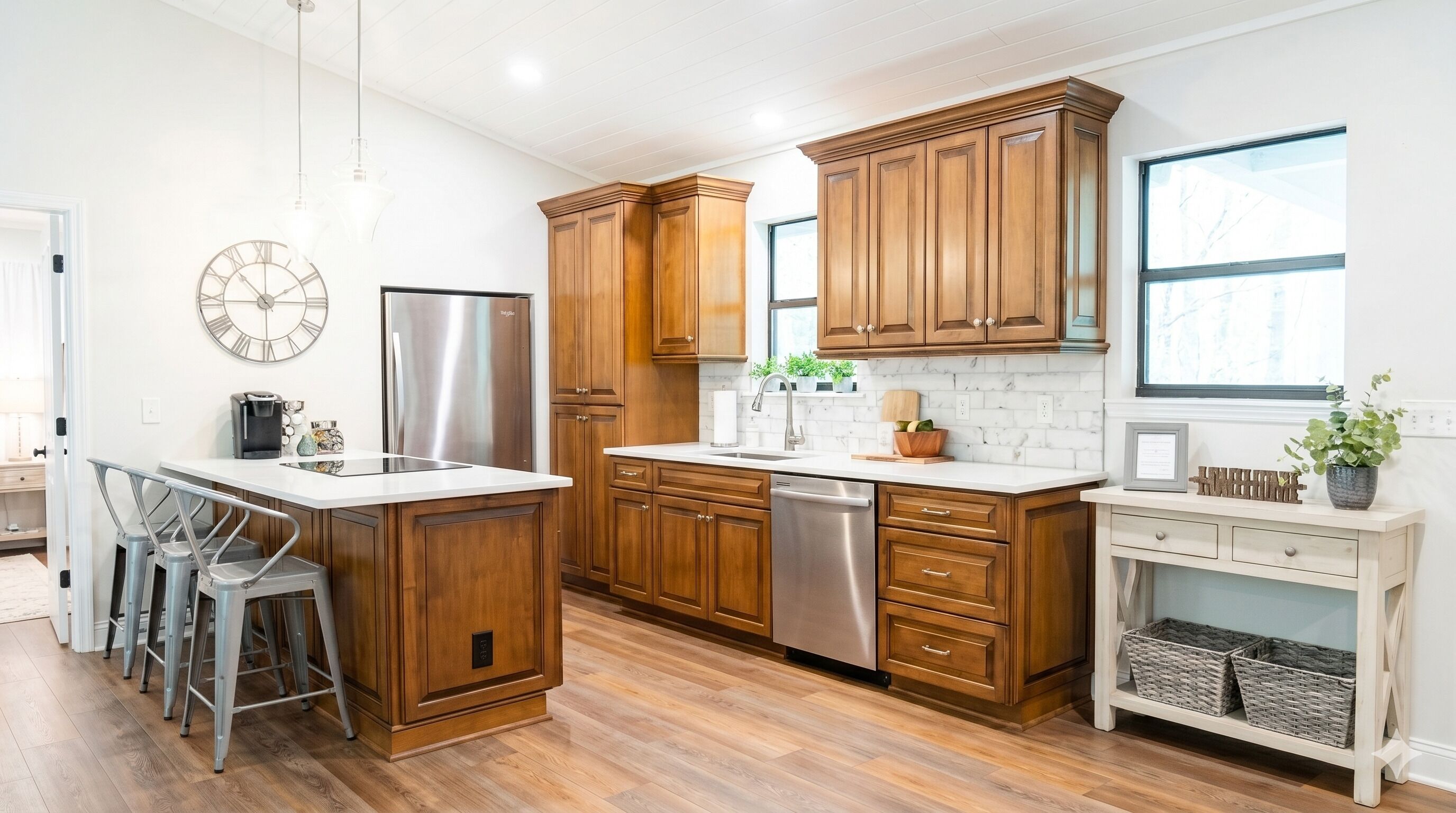 Coffee/tea maker, fridge, microwave, oven