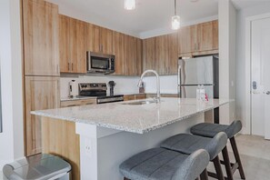 Unclassified image, 2 of 30, button - Landing | Chic 2BD, Pool, Gym (Palm Bay)