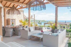 Outdoor dining - Casa Musica - Spectacular Villa With Harbour View (Saint Paul)
