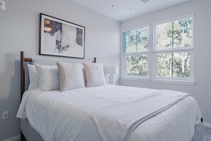 Desk, iron/ironing board, WiFi, bed sheets - Landing | Beautiful 2BD, Game Room, Gym (Palm Bay)