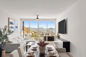 Dining - NEW! Luxury Condo Pedregal Ocean and City Views, 15min Walk to downtown (Cabo San Lucas)
