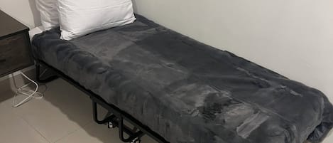 2 bedrooms, desk, free WiFi, bed sheets