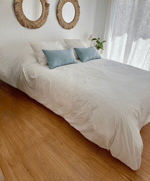 2 chambres, fer et planche à repasser, Wi-Fi, draps fournis
