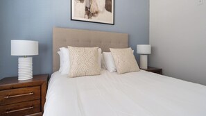 1 habitación, escritorio, tabla de planchar con plancha y wifi 
