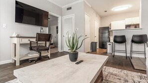 Interior - Landing | Beautiful 1BD, Pool, Clubhouse (San Antonio)