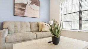 Smart TV - Landing | Beautiful 1BD, Pool, Clubhouse (San Antonio)