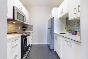 Kühlschrank, Esstisch
