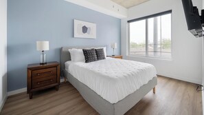 1 bedroom, desk, iron/ironing board, WiFi - Landing | Spectacular 1BD, Gym, Pool (Nashville)