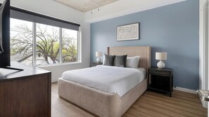 Desk, iron/ironing board, WiFi, bed sheets - Landing | Spectacular 1BD, Pool, Gym (Nashville)