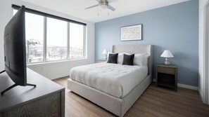 Desk, iron/ironing board, WiFi, bed sheets - Landing | Stunning 1BD, Yoga Studio, Gym (Nashville)
