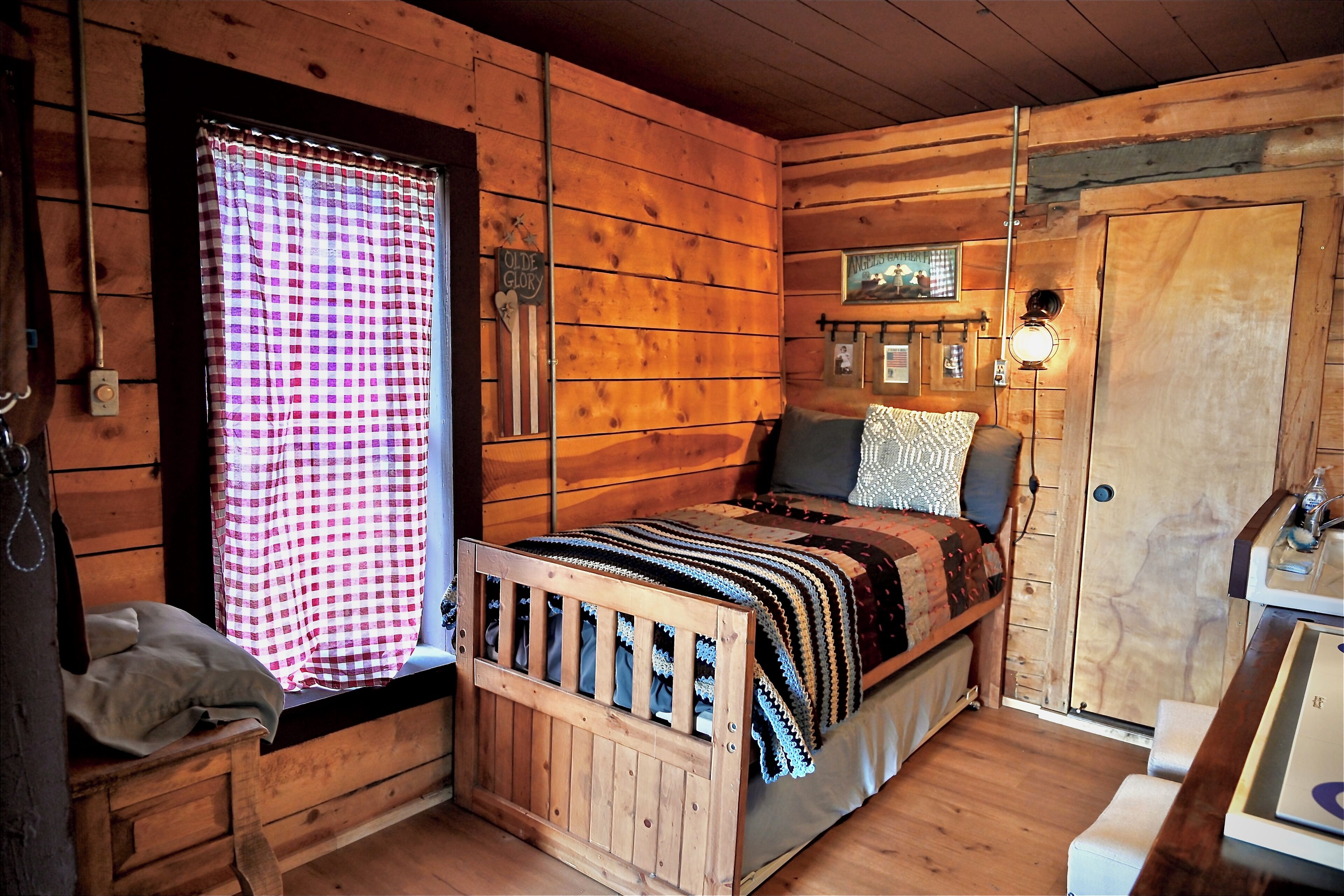 3 bedrooms, iron/ironing board, travel cot, free WiFi